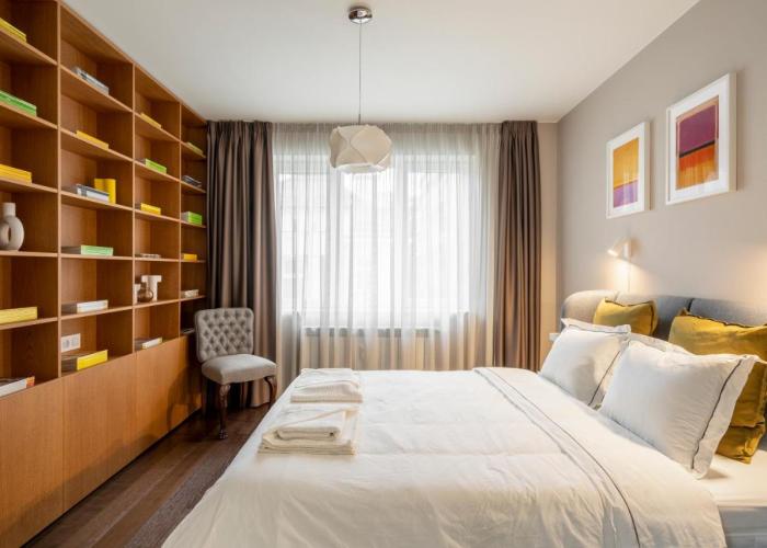 NEW High-End Designer 3BR Central Apt