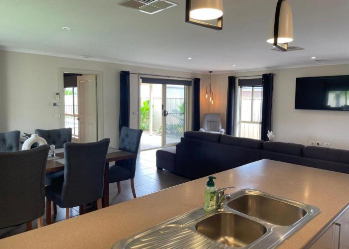 Woodlands Waterside Retreat