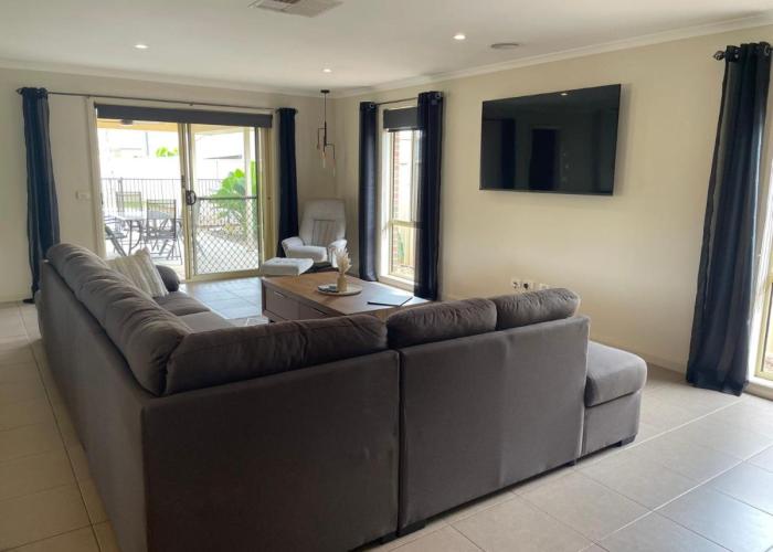 Woodlands Waterside Retreat