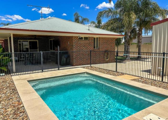 Woodlands Waterside Retreat