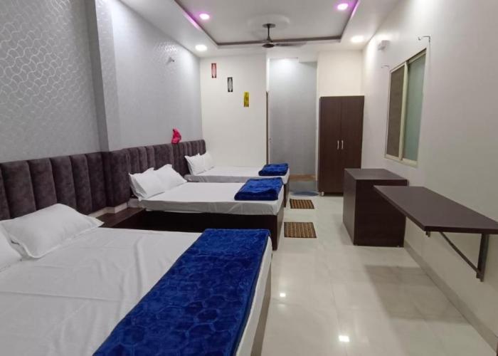 JAI BHOLE HOME STAY