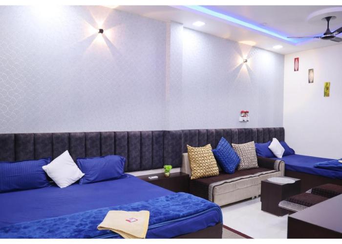 JAI BHOLE HOME STAY