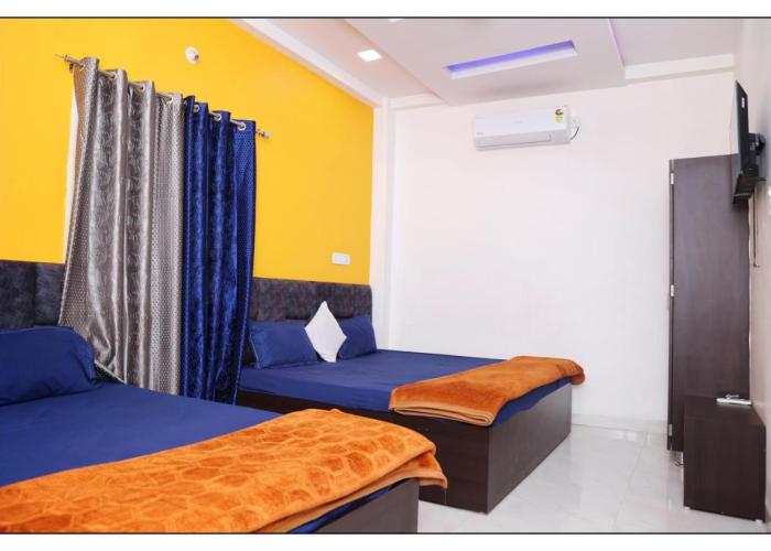JAI BHOLE HOME STAY