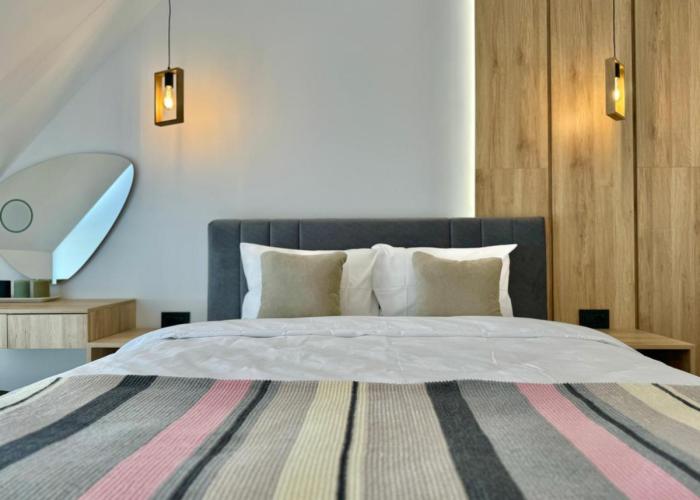 City Modern & Classy Apartment for 4 Guests & Parking