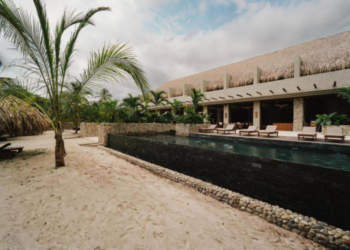Naio Hotel y Villas