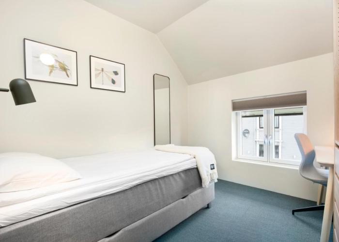 Central Guest House - Bedroom with en suite Bathroom