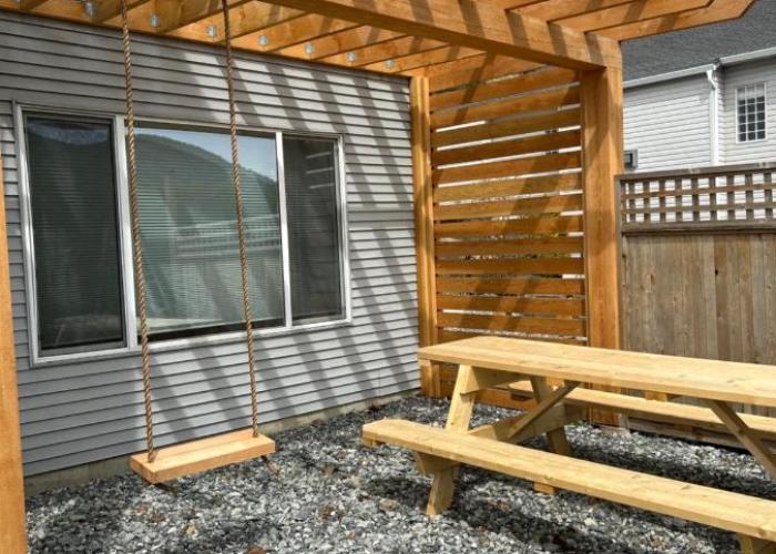 Relaxing 3 bedroom suite, near Silver Star Resort