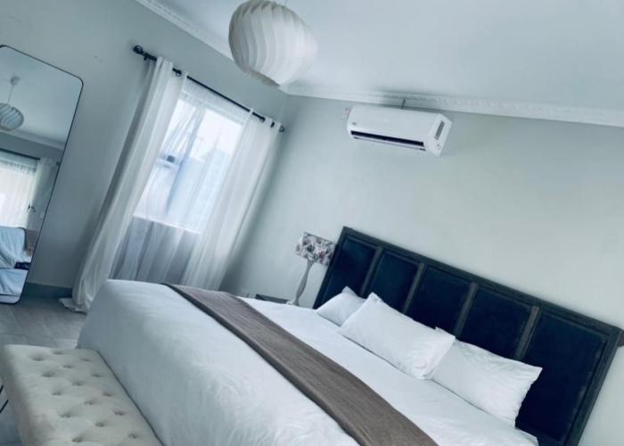 Luna Holiday Home
