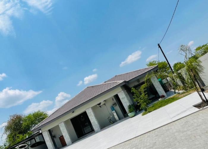 Luna Holiday Home