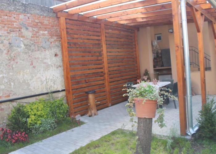 Suterénový apartmán v centre