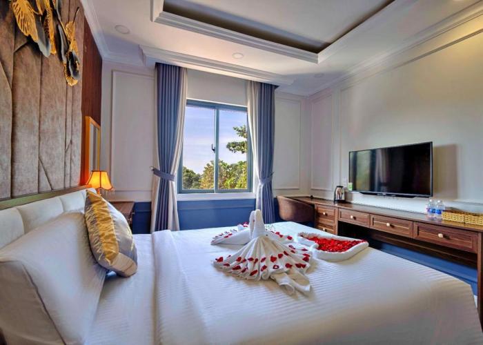 HANZ Phu Van Sunset Beach Resort
