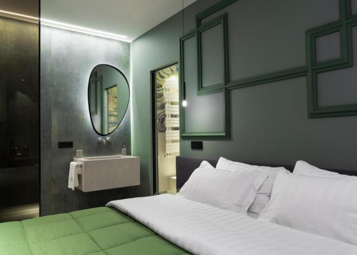 THE CAVE Suites SPA