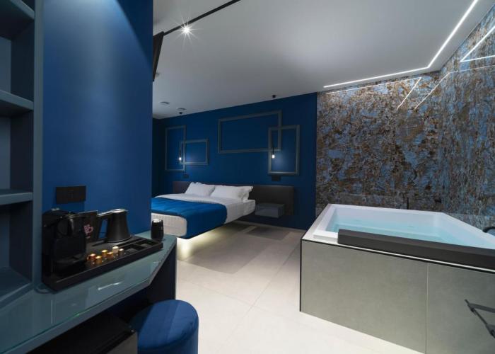 THE CAVE Suites SPA