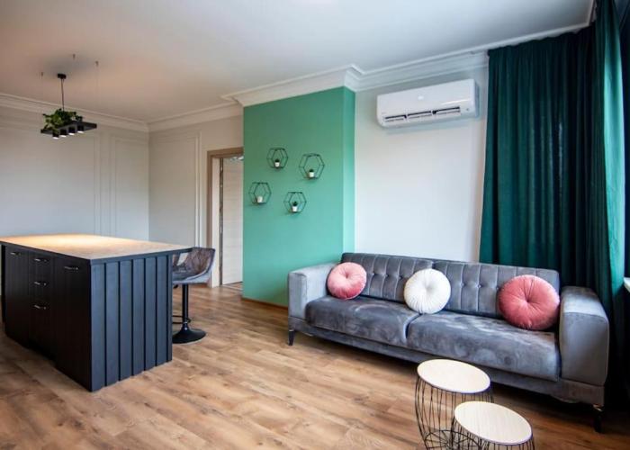 Jungle apartment in the center