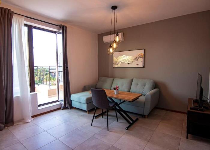 Аpartment with Free Parking