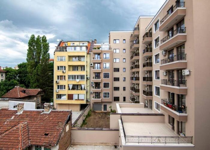 Apartment with private parking 2