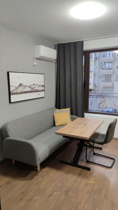 Apartment with private parking 2