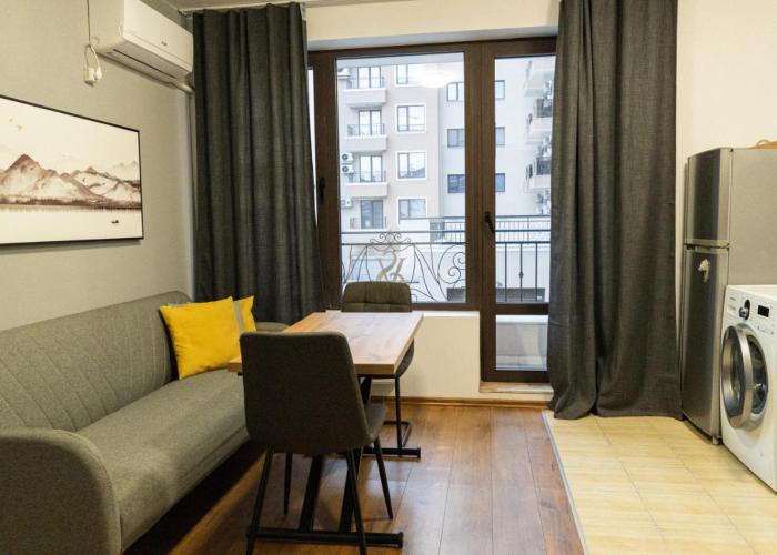 Apartment with private parking 2