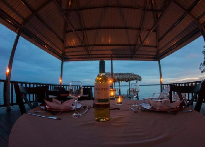 Ribiera del Lago Peten Itza
