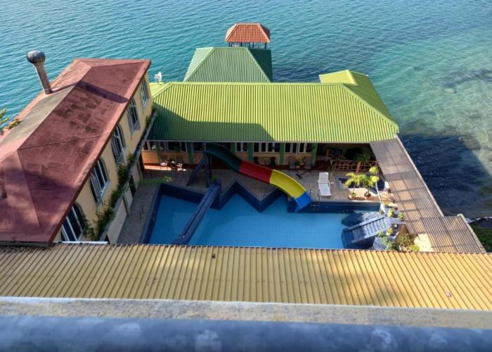 Ribiera del Lago Peten Itza