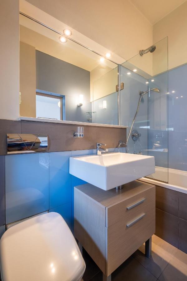 фото Modern yet Rustic Style City Centre Apt 2BR/2BTH