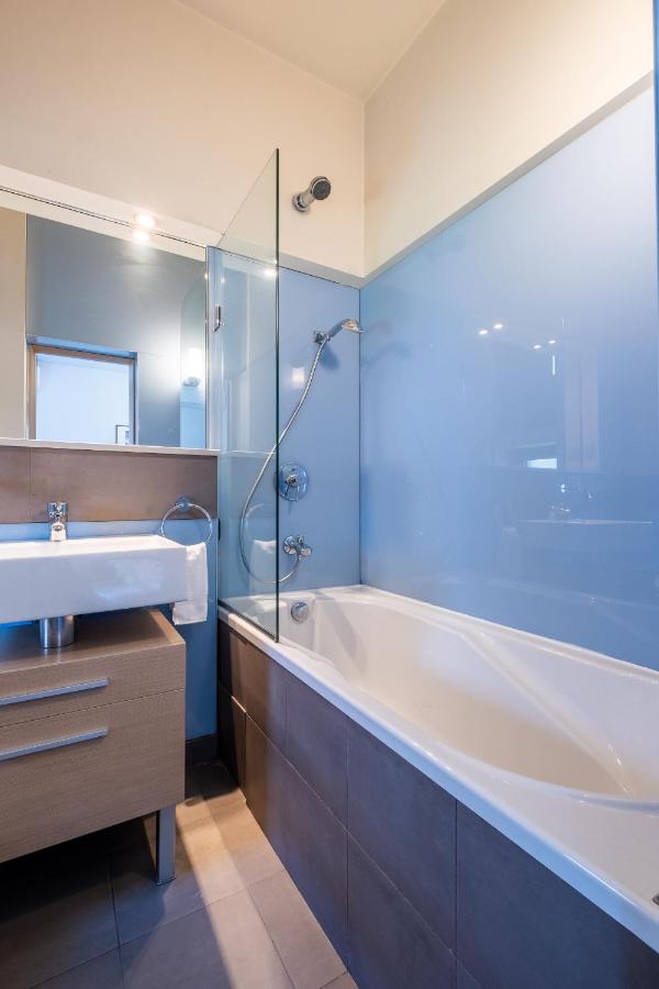 фото Modern yet Rustic Style City Centre Apt 2BR/2BTH