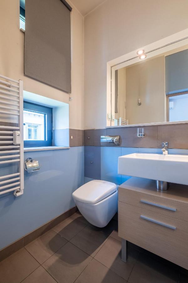фото Modern yet Rustic Style City Centre Apt 2BR/2BTH