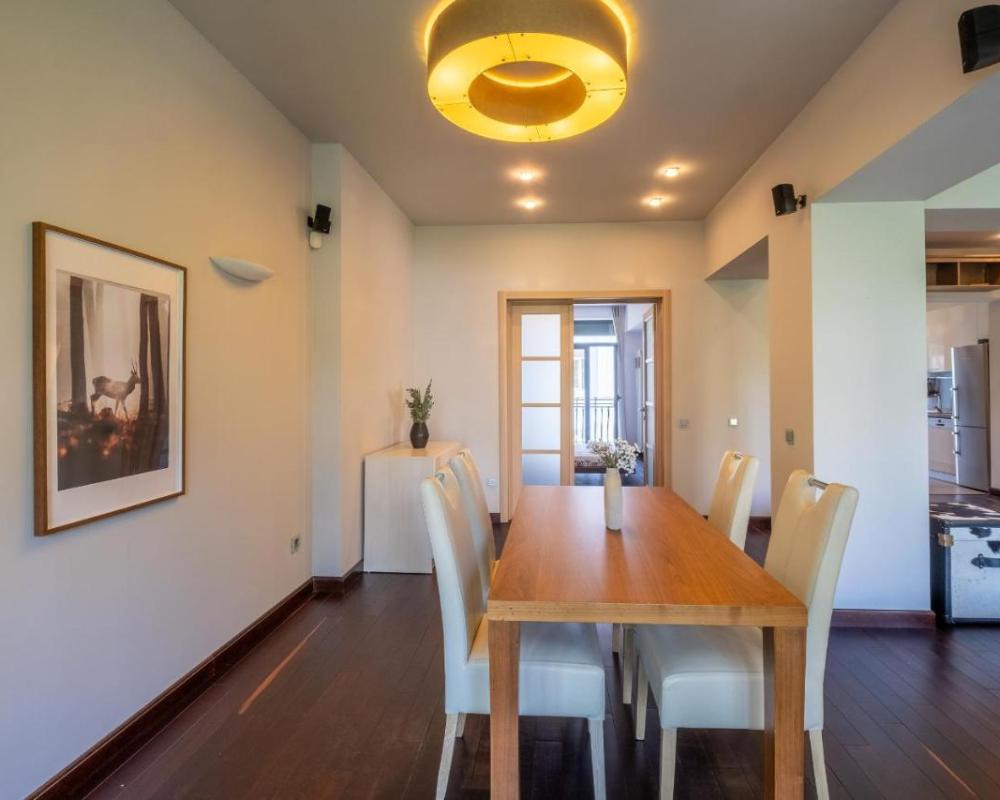 фото Modern yet Rustic Style City Centre Apt 2BR/2BTH