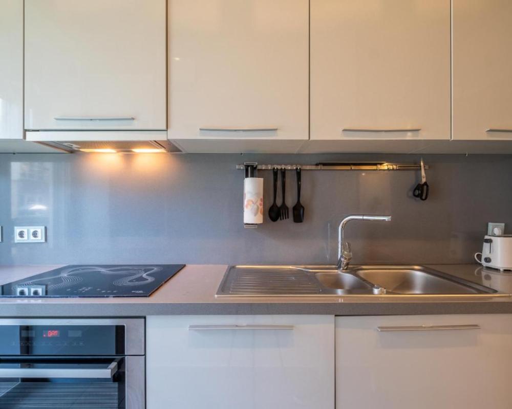 фото Modern yet Rustic Style City Centre Apt 2BR/2BTH