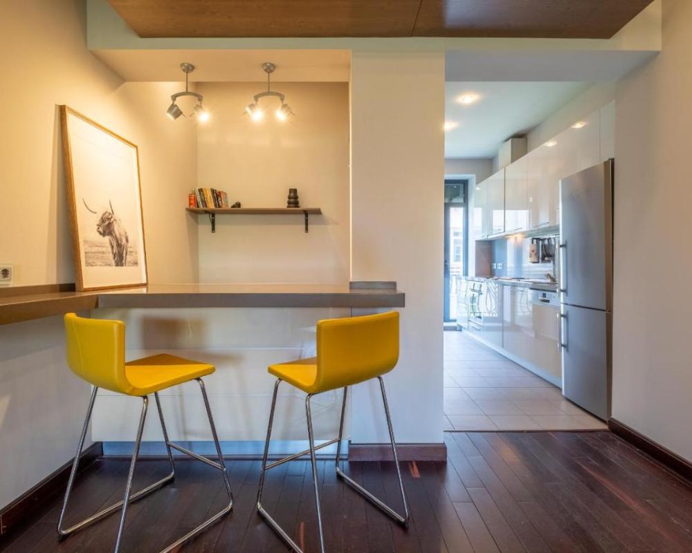 фото Modern yet Rustic Style City Centre Apt 2BR/2BTH