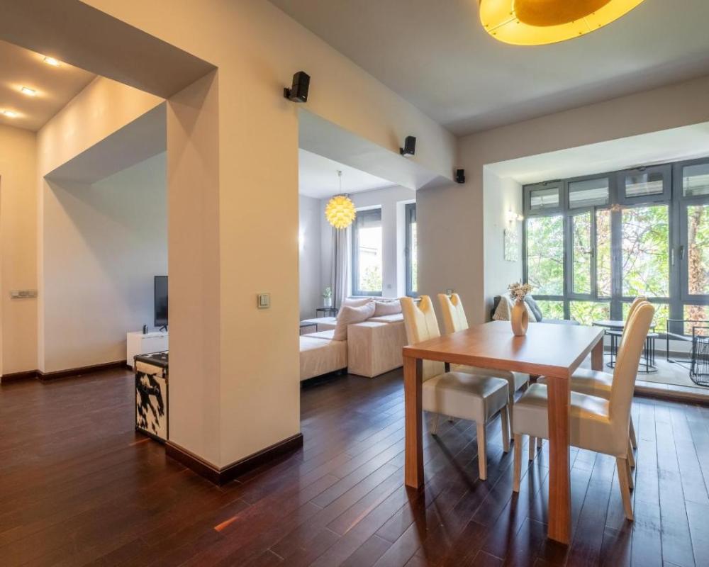 фото Modern yet Rustic Style City Centre Apt 2BR/2BTH