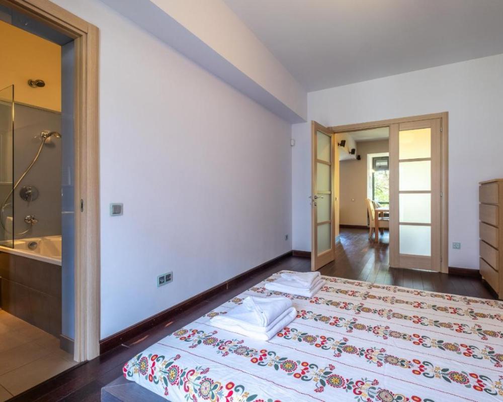 фото Modern yet Rustic Style City Centre Apt 2BR/2BTH