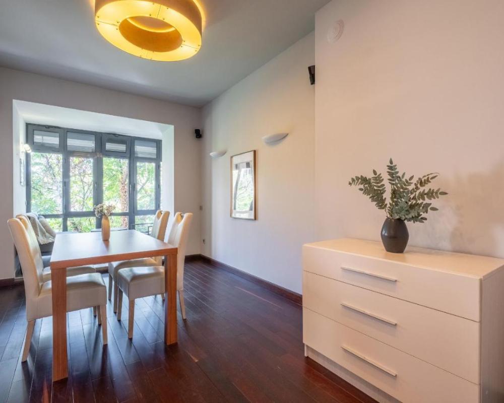 фото Modern yet Rustic Style City Centre Apt 2BR/2BTH