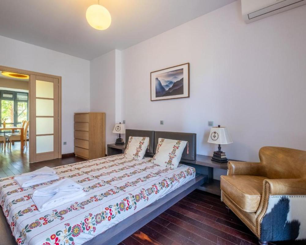 фото Modern yet Rustic Style City Centre Apt 2BR/2BTH