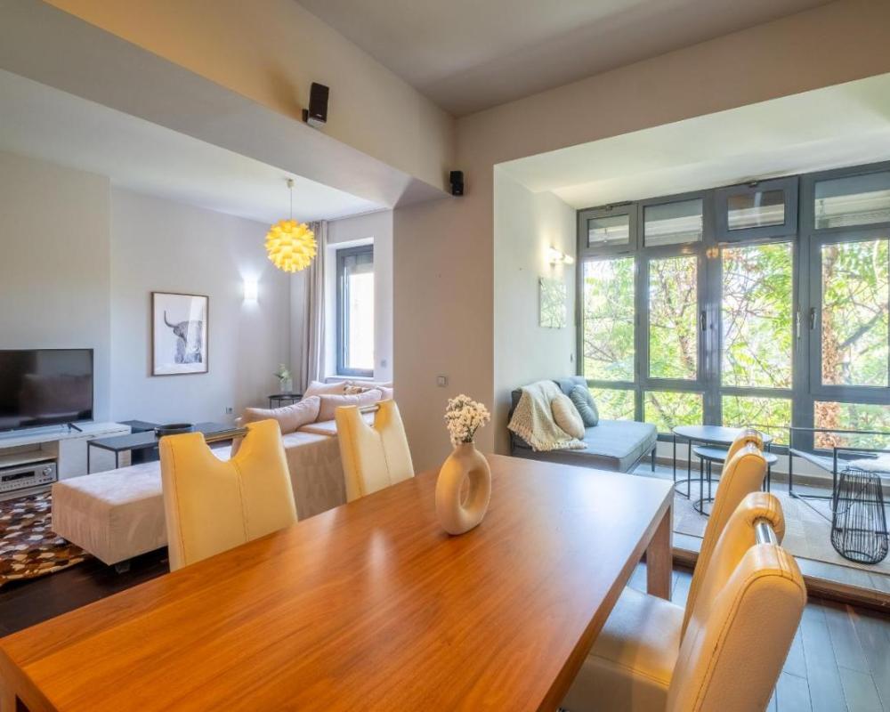 фото Modern yet Rustic Style City Centre Apt 2BR/2BTH