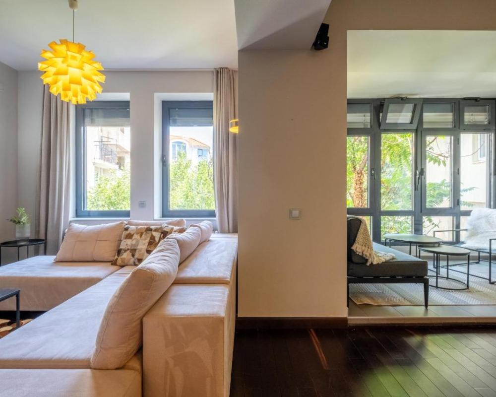 фото Modern yet Rustic Style City Centre Apt 2BR/2BTH