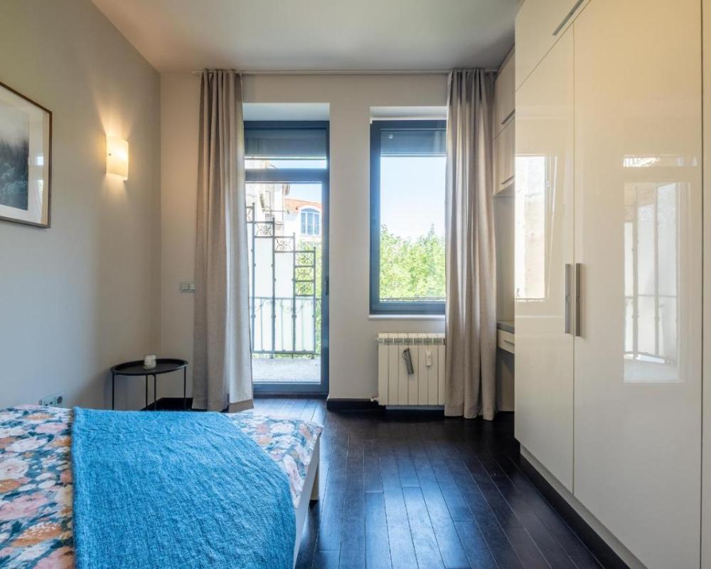 фото Modern yet Rustic Style City Centre Apt 2BR/2BTH