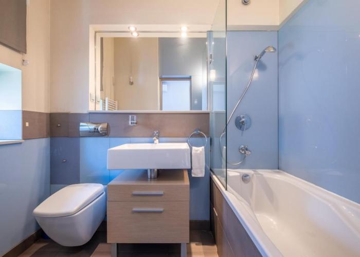 Modern yet Rustic Style City Centre Apt 2BR/2BTH