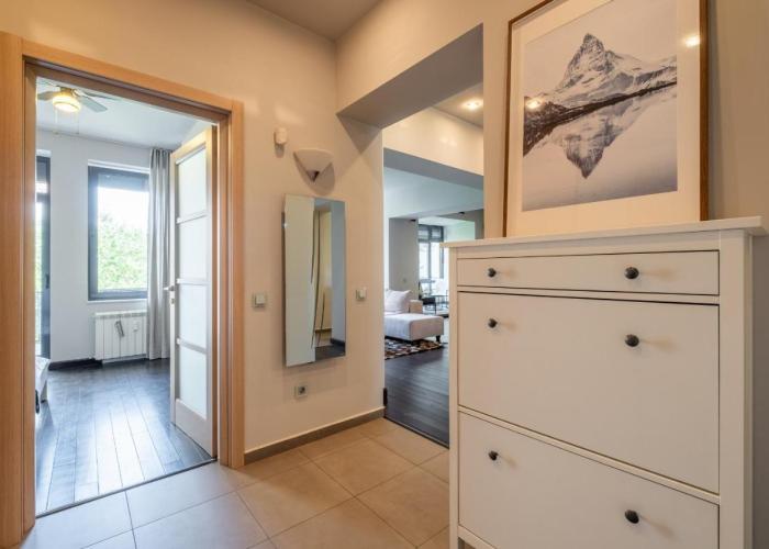 Modern yet Rustic Style City Centre Apt 2BR/2BTH