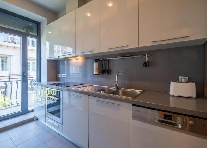 Modern yet Rustic Style City Centre Apt 2BR/2BTH