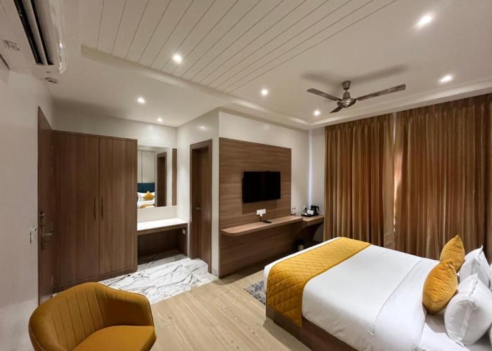 Hotel Three Seasons