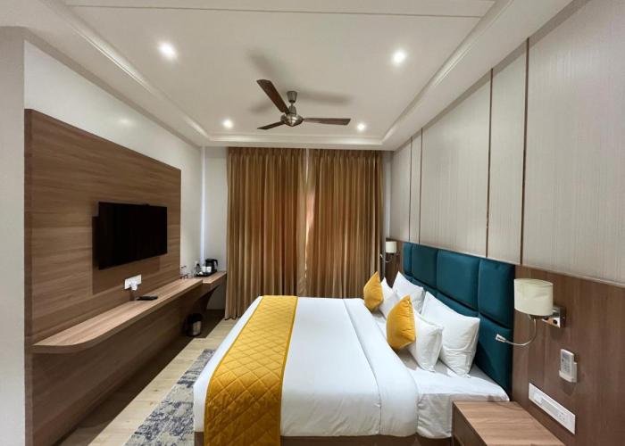 Hotel Three Seasons
