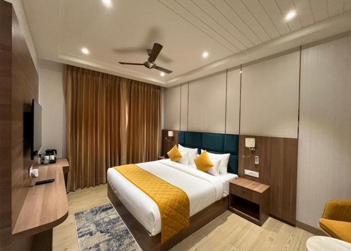 Hotel Three Seasons