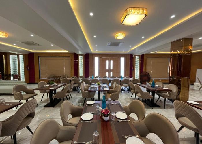Hotel Three Seasons