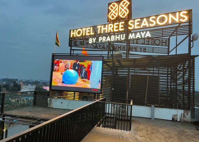 Hotel Three Seasons