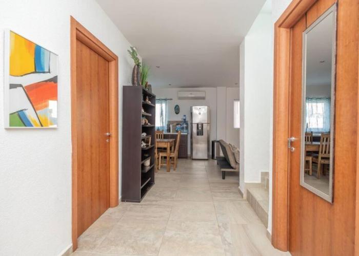 Spotless 3 BRs house w/ pool