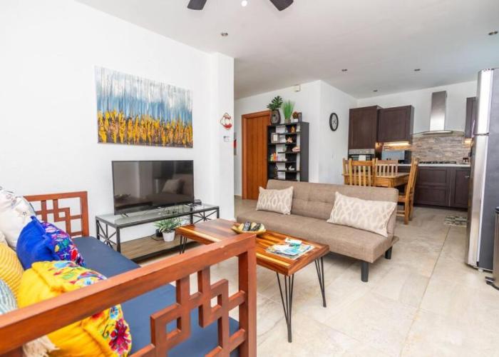 Spotless 3 BRs house w/ pool