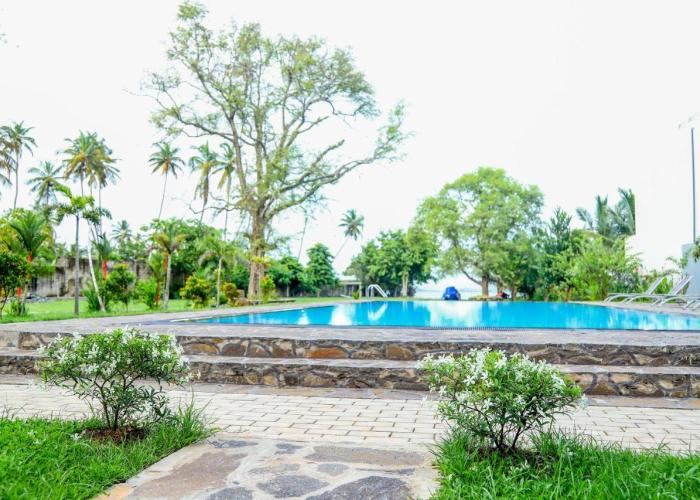 Lagoon House Negombo