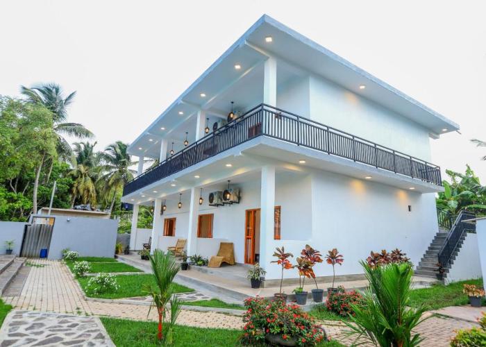 Lagoon House Negombo
