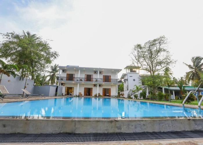 Lagoon House Negombo